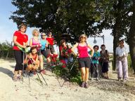 CAMMINATE IN TECNICA NORDIC WALKING